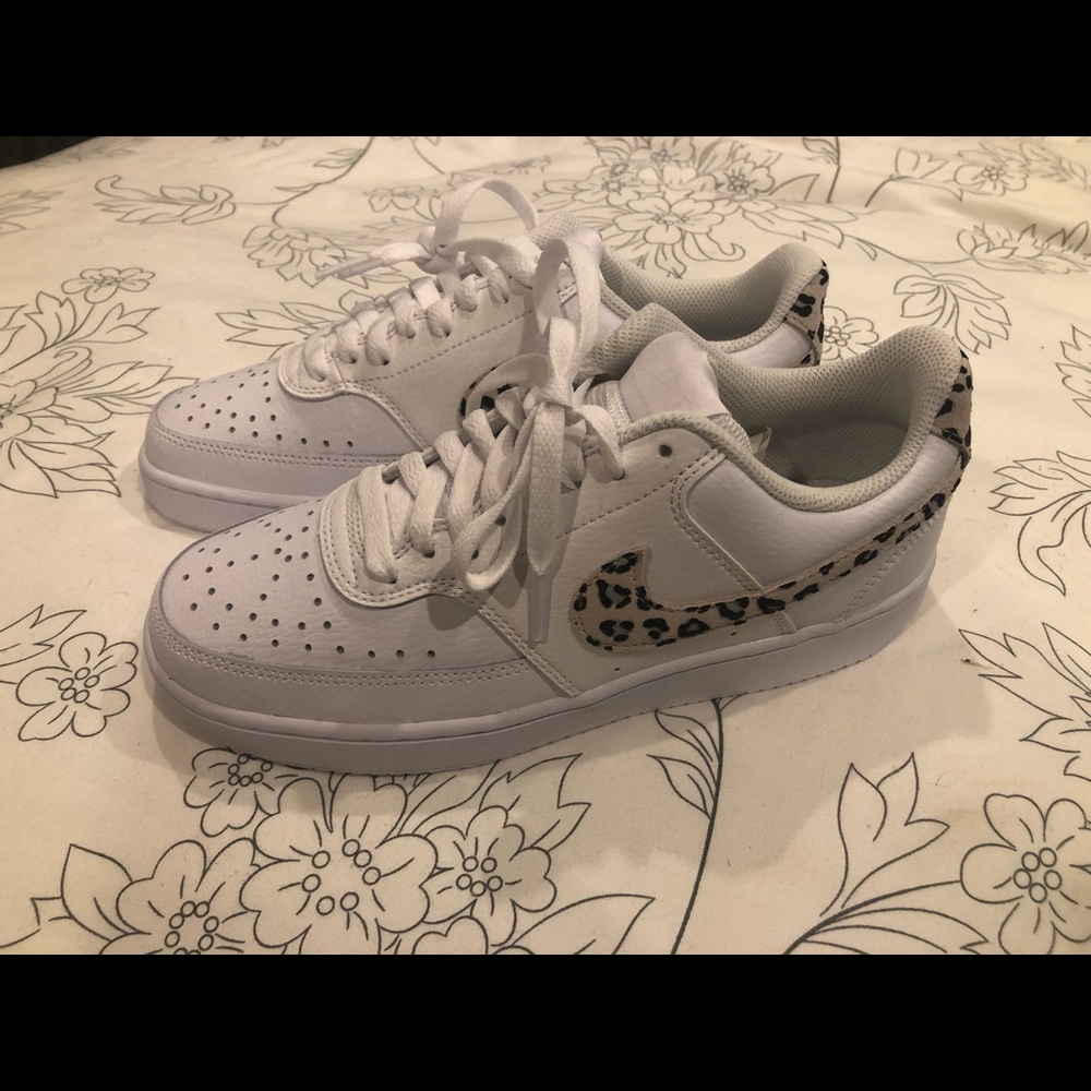 Women’s Nike 7.5, New never worn!